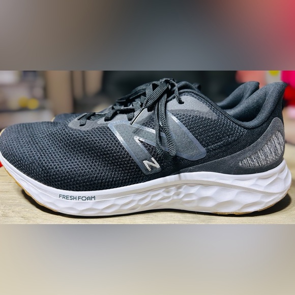 New Balance Fresh Foam Men's Size 11.5 4E Black and Gray Athletic Shoes - Picture 1 of 7